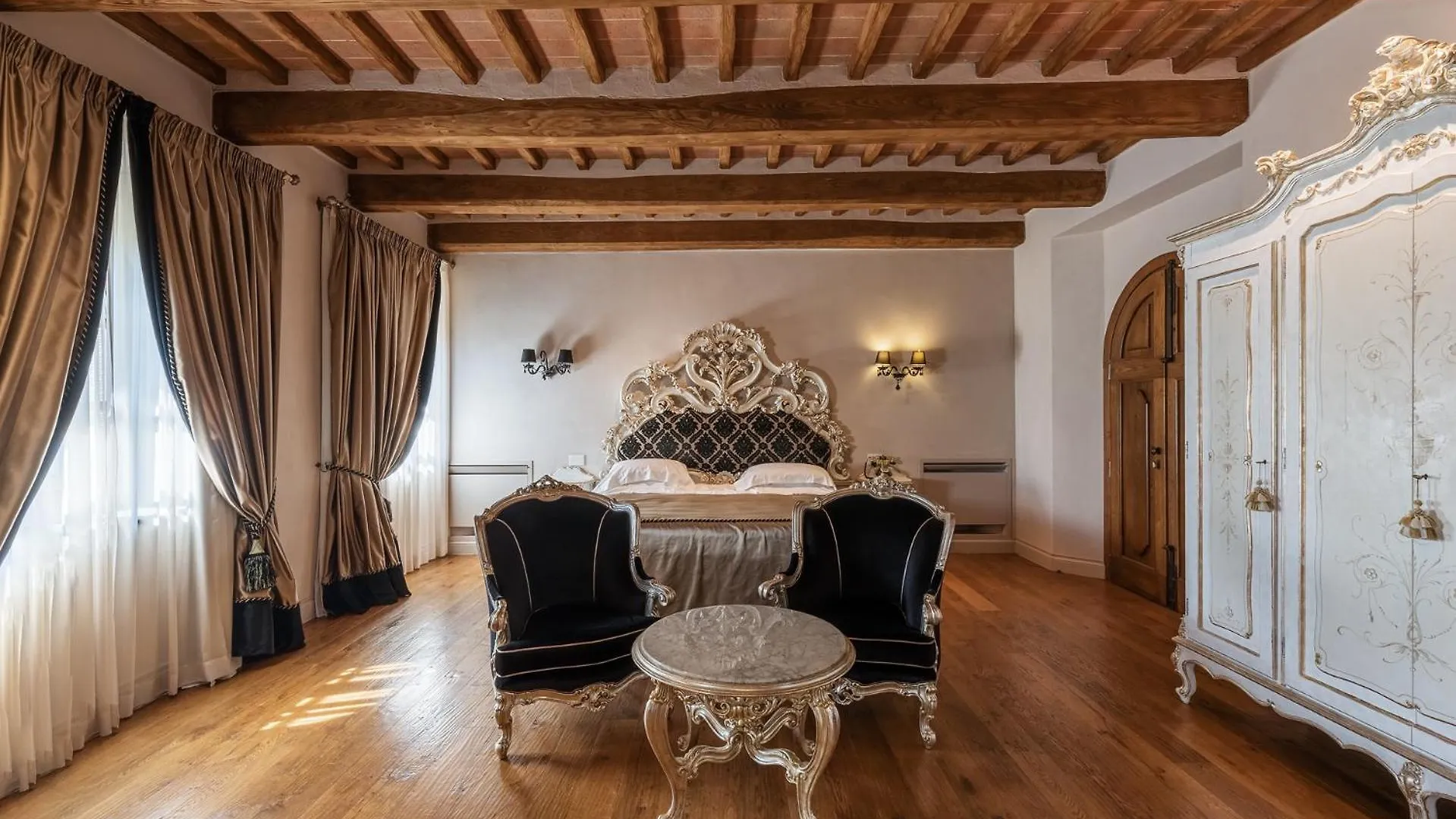 Relais La Corte Dei Papi Cortona 5*,